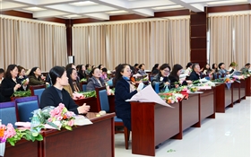 “花映巾幗·共筑芳華”——學(xué)校組織開展慶祝“三八”國(guó)際婦女節(jié)插花活動(dòng)