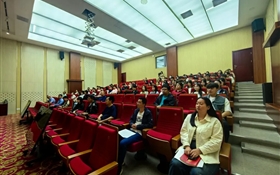 經(jīng)濟(jì)管理學(xué)院師生參加《站在新的起點(diǎn)認(rèn)識(shí)伏羲文明》專題講座